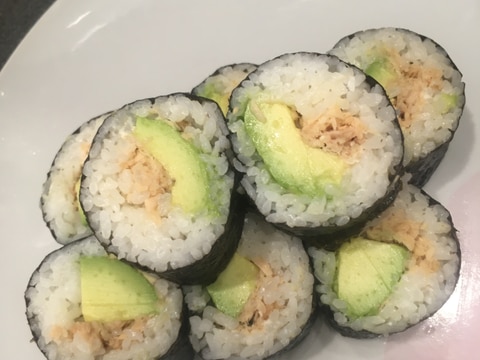 鮭フレークで節約寿司ロール